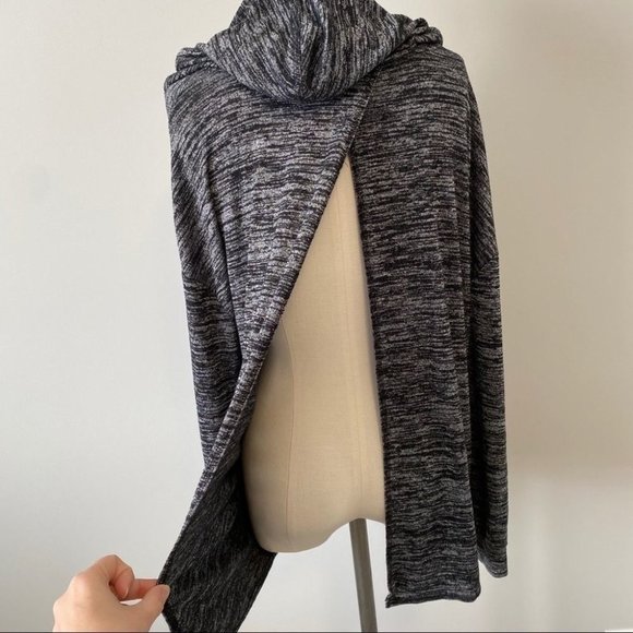 Aritzia Wilfred Free Open Back Long Sleeve Hoodie - Picture 8 of 9